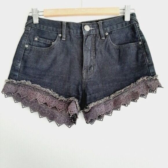 FREE PEOPLE Lacey Denim Cutoff Shorts Blue Jeans Lace Trim Hem Sz 24 - Picture 2 of 6